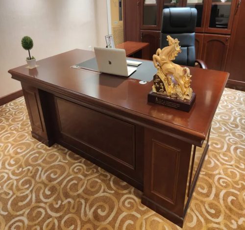 1600M executive office desk on sale in Kenya