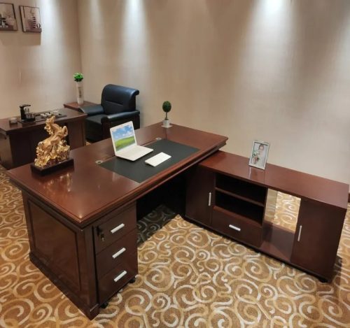 1600M executive office desk on sale in Kenya