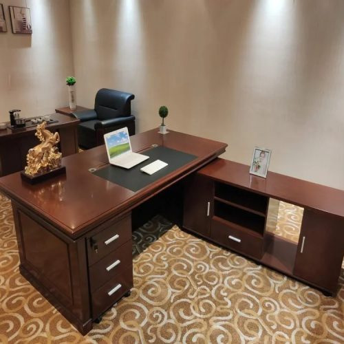 1600M executive office desk on sale in Kenya