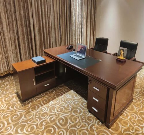 1600M executive office desk on sale in Kenya