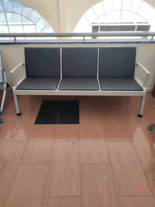 Heavy duty padded waiting bench - Image 2